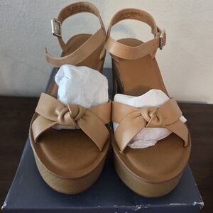 Universal Thread Beige Knot Platform Sandals